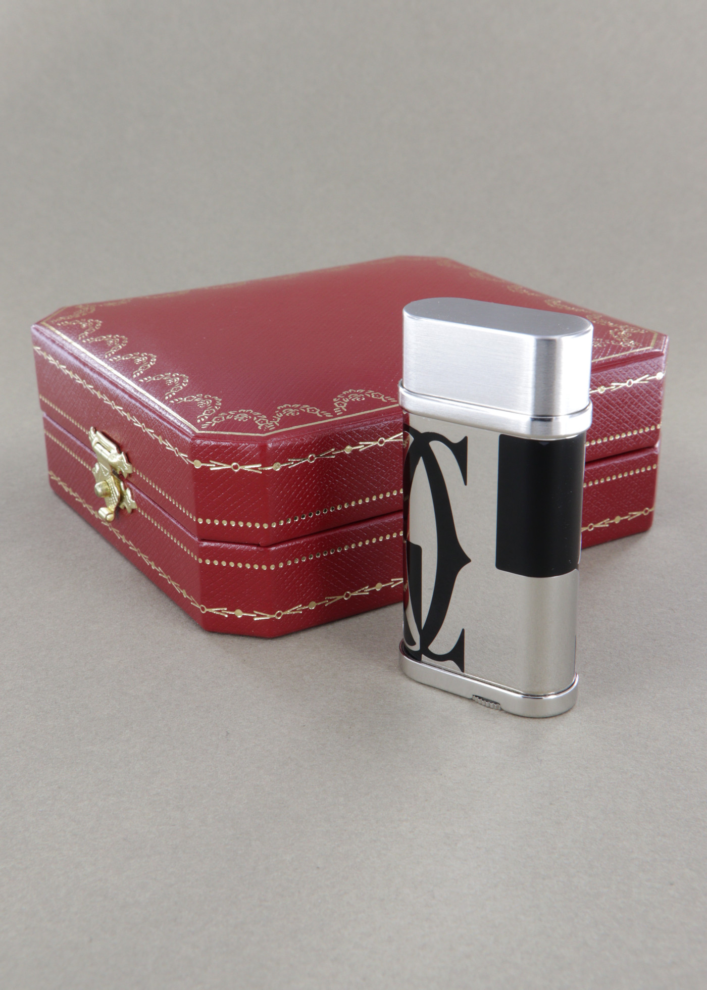 Cartier accendino ovale decoro logotype - immagine 4